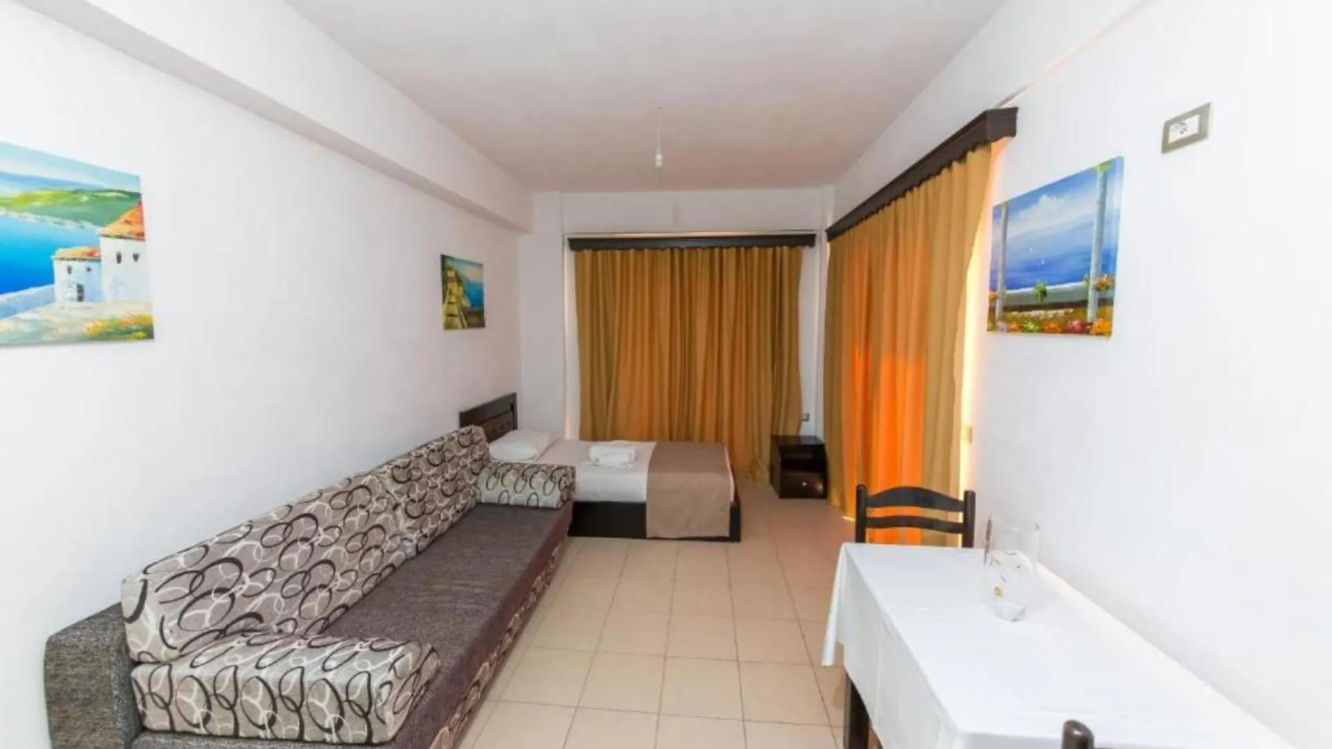 Verano Hotel Σαράντα 3*,  Αλβανία