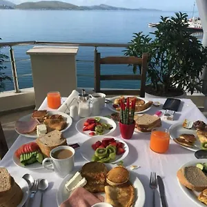 Titania *** Sarandë